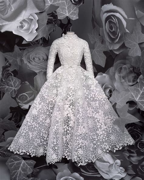 theatre de la mode paris 1945 dior